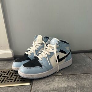 Air Jordan 1 Mid Ice Blue Sizes 7Y *BOX NOT INCLUDED*